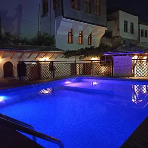 Praga 3*, Gjirokastër Albanië