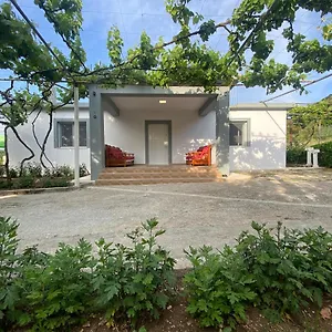 Progon House , Tepelene Albanië